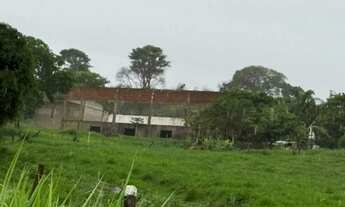 Imagem 2: 70.000m² | Fundo com o Jardim Petrópolis