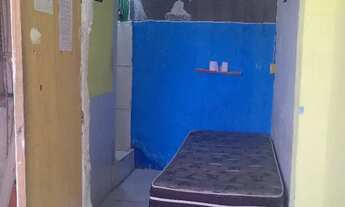 Imagem 3: Kit net pequena Casa com 1 dormitório