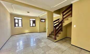 Imagem 3: Imóvel para venda tem 134 metros quadrados com 4 quartos em Sapiranga-Coité - Fortaleza