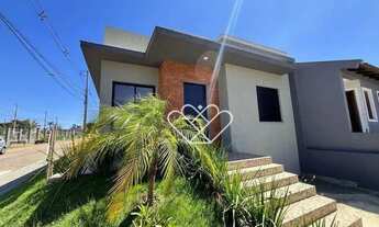 Imagem 2: Encante-se com Esta Aconchegante Casa no Parque Ipiranga!