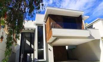 Imagem 2: Casa de condomínio para venda possui 285 metros quadrados com 3 suites em Zurich Dorf- Val