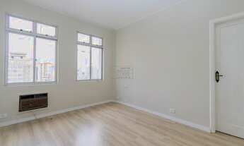 Imagem 2: SALAS COMERCIAIS à venda com 51m² por R$ 190.000,00 no bairro Centro - CURITIBA / PR