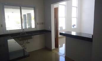 Imagem 2: Casa térrea, nova, 03 dormitórios, 01 suíte, 02 vagas, em condomínio fechado, na cidade de