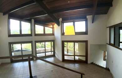 Imagem 3: Sobrado para venda possui 606 metros quadrados com 3 quartos