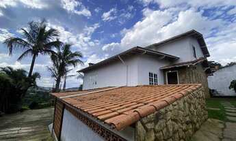 Imagem 3: Casa 4 quartos sendo 2 suítes com piscina com um terreno de 1.200 m ² em Condomínio Fechad