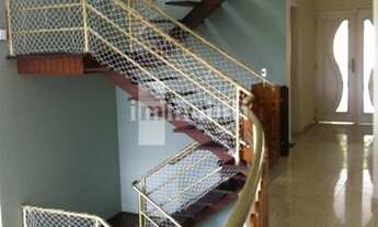 Imagem 2: Casa com pé direito duplo, ótima localização, bem iluminada