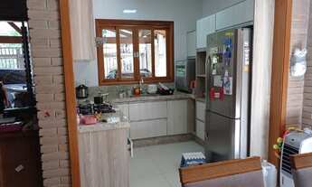 Imagem 4: Casa de vila para venda possui 415 metros quadrados com 5 quartos