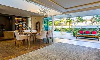 Imagem 3: Casa para venda possui 430 metros quadrados com 5 quartos.