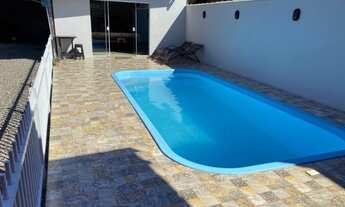 Imagem 2: Lindo sobrado com piscina, área de festa, 2 suítes mais 4 quartos, a poucos mts da Lagoa