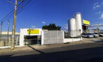 Imagem 2: Andar inteiro para aluguel possui 371 metros quadrados com 1 quarto