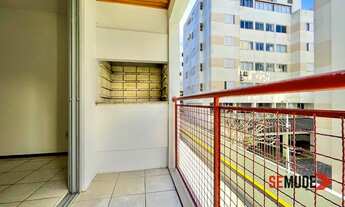 Imagem 2: Ótimo apartamento com 2 dormitórios sendo 1 suíte e sacada com churrasqueira no bairro Car