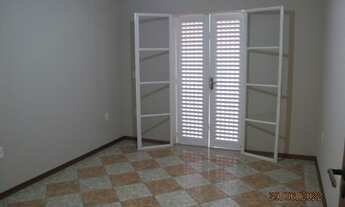 Imagem 7: Casa de condomínio com218mts com 4 quartos, piscina e churrasqueira