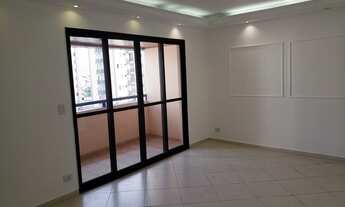 Imagem: CONFORTÁVEL APARTAMENTO REPLETO DE ARMÁRIOS