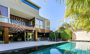 Imagem 6: Casa para aluguel e venda possui 1300 metros quadrados com 5 quartos