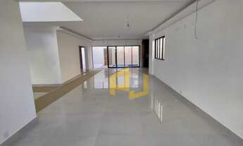 Imagem 3: Casa de condomínio para venda possui 320 metros quadrados com 4 quartos