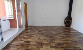 Imagem: Studio com sacada e vaga de garagem no Bigorrilho