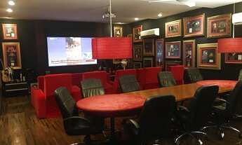 Imagem 6: Casa de condomínio para venda tem 1200 metros quadrados com 5 quartos