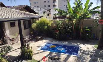 Imagem 2: CASA CENTRO CAMBORIÚ C/ PISCINA E JARDIM E 3 VAGAS