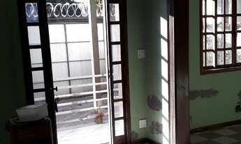 Imagem 2: OPORTUNIDADE Casa com 4 dormitórios