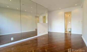 Imagem 2: Metrô próximo, Portaria 24h, Apartamento com 2 quartos (suíte), 2 banheiros, vaga de garag