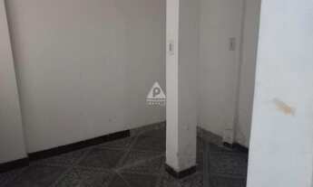 Imagem 7: Oportunidade na porta do metrô na Tijuca!