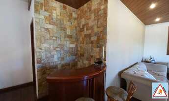 Imagem 5: Casa com três quartos, suíte, piscina e duas vagas de garagem no bairro Santa Inês - Belo