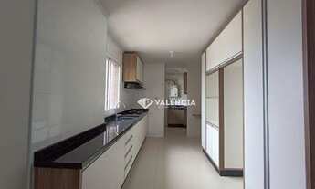 Imagem 2: Apartamento semi Mobiliado para Alugar no Ed. Abraham Lincoln por R$4.300,00 no Centro - R