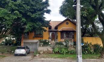 Imagem 5: Casa Sobrado 3 pavimentos com lago natural