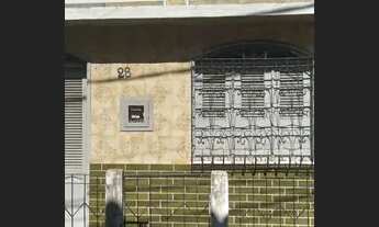 Imagem 5: Vende-se uma casa no bairro da Coreia de cima, na Travessa 21 de abril n 28