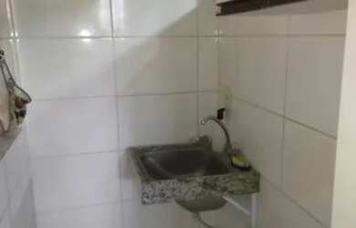 Imagem 5: Aluga-se casa em pituacu, 3 quartos, 1banheiro, cozinha, área de serviço, varanda