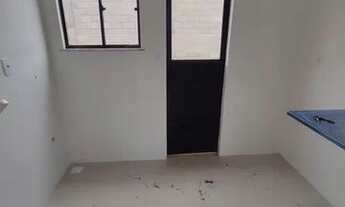 Imagem 3: Casa de 2/4,condomínio Parque dos Cardeais,70 mil