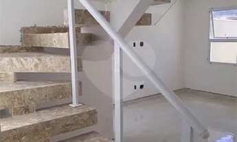 Imagem: Sobrado espaçoso com excelente localização