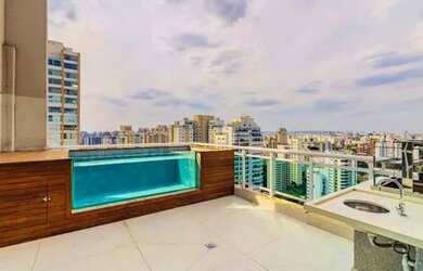 Imagem 6: 3 suítes sendo 1 master, 4 vagas de garagem + depósito