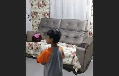 Imagem 3: Barbada vendo casa com terreno