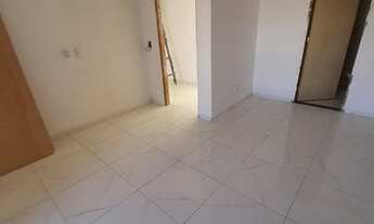 Imagem 2: Casa duplex espaçosa entregue com piscina