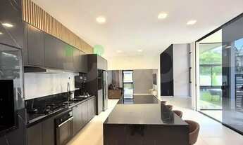 Imagem 5: Casa Térrea com ambientes amplos e integrados e prontinha para morar no Monte Carlo