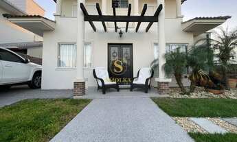 Imagem 3: Casa mobiliada à venda com 3 dormitórios sendo 1 suíte, no bairro Campeche em Florianópoli