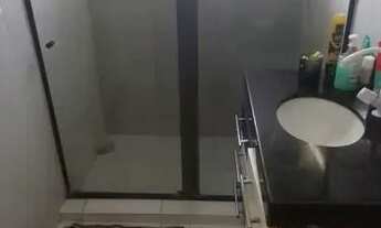 Imagem 7: Casa com garagem grande