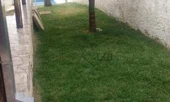 Imagem 2: Casa - Jardim Santa Hermínia - 2 Dormitórios - 245m²