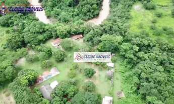 Imagem 4: Chácara com 28 hectares, fundo Rio Coxipo, lago, pé de um morro, com 3 chalés à venda por