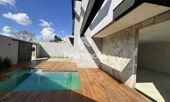 Imagem 2: Sobrado de Esquina na 407 Sul com 3 suíte sendo 1 com closet e sacada com 149,70 m² a vend