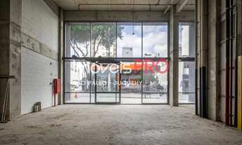 Imagem 5: Loja com pé direito alto no Jardins | 1328m²