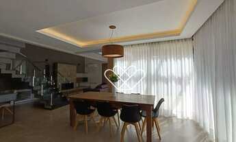 Imagem 7: Casa com 5 Dormitórios, Suítes e Piscina: O Lar Perfeito para Sua Família!