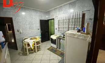 Imagem 3: A casa tem 3 quartos, sendo uma suíte com hidromassagem, 1 banheiro social grande, sala am