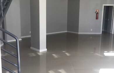 Imagem 2: BENTOALVES aluga loja térrea, com 100m2, bairro Sagrada Família - Caxias do Sul - RS