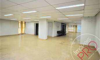 Imagem: Prédio monousuário distante 800m do metrô