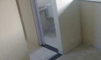 Imagem 3: Sobrado bem familiar em rua principal