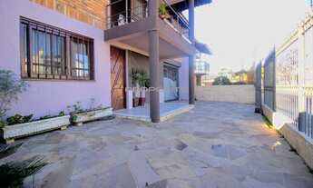 Imagem 2: Sobrado medindo 265 m², de 4 dormitórios sendo 1 suíte master no Bairro Nossa Senhora das