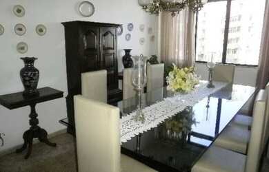 Imagem 4: 4 Quartos - 2 Suítes - Lavabo - 2 Quartos de Serviço - Deposito - 2 Vagas de Garagem