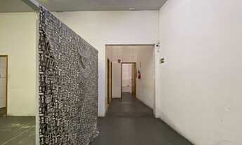 Imagem 3: ALUGA - SALÃO COMERCIAL NA COLÔNIA - RUA MOVIMENTADA - JUNDAÍ/SP tem 321 m2